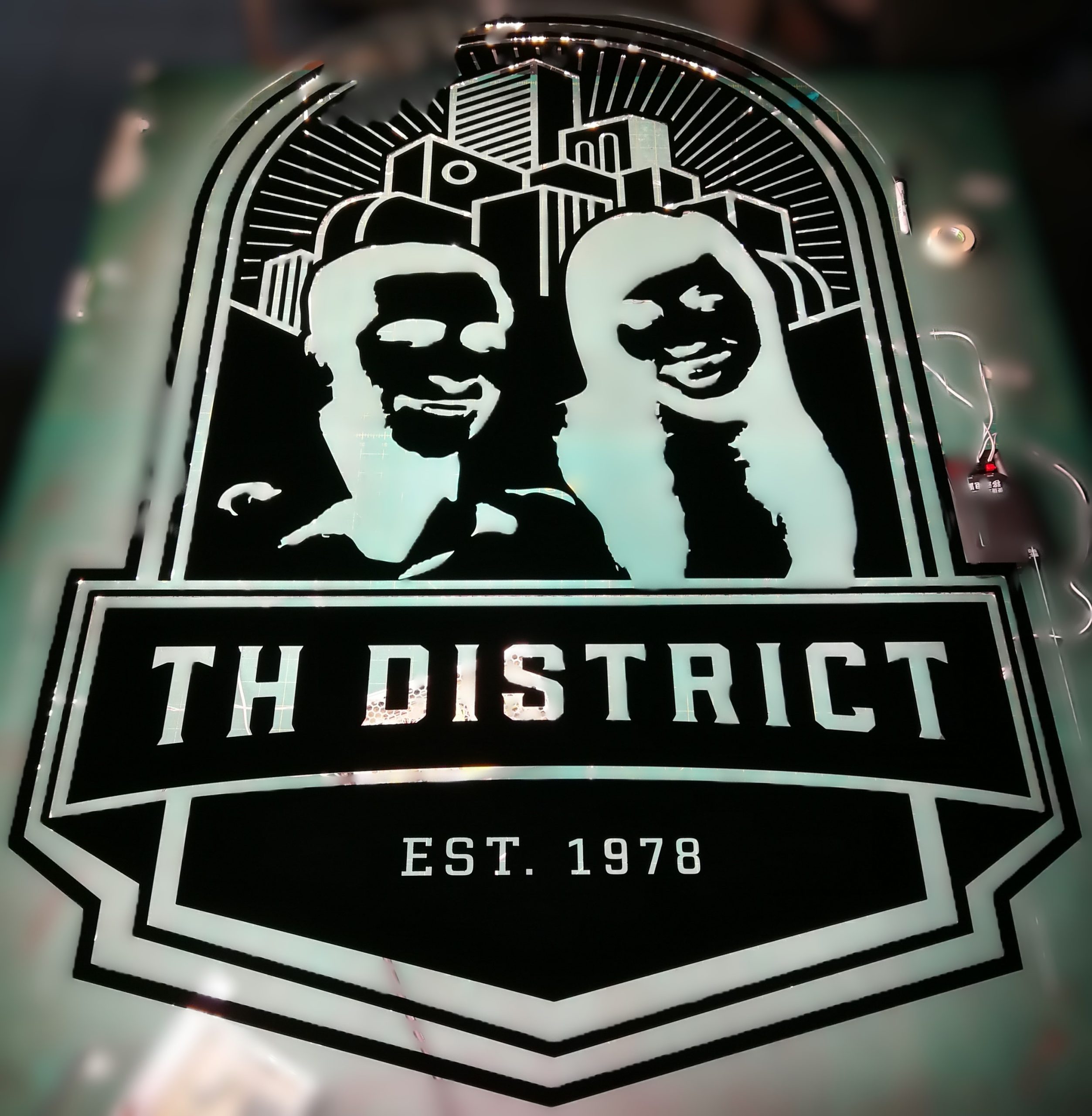 ป้ายฉลุเรืองแสง (Illuminated Cut-Out)