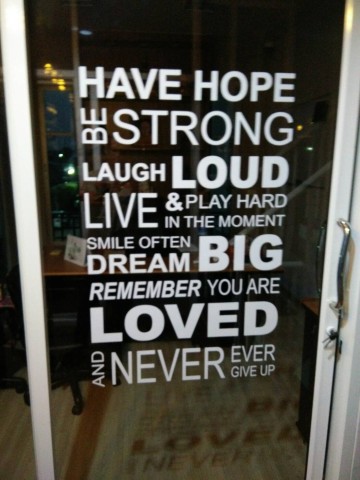 สติ๊กเกอร์หน้าร้าน