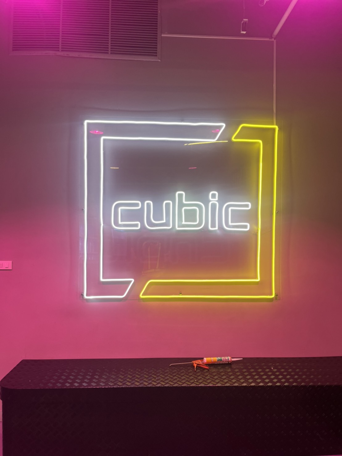 ป้ายร้านบาร์ & ผับ สถานบันเทิง