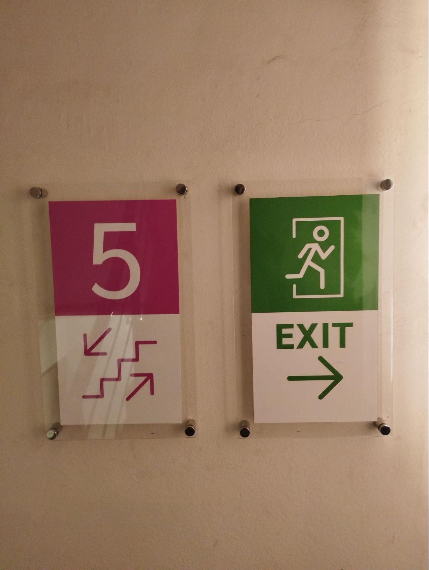 ป้ายคอนโดมิเนียม