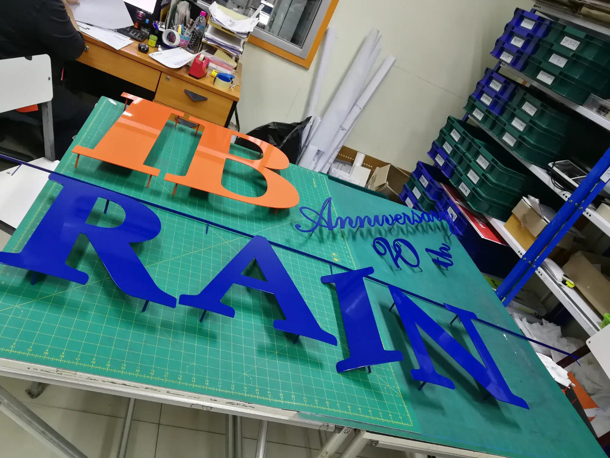 ป้ายฉลุ (Cut-Out Sign)