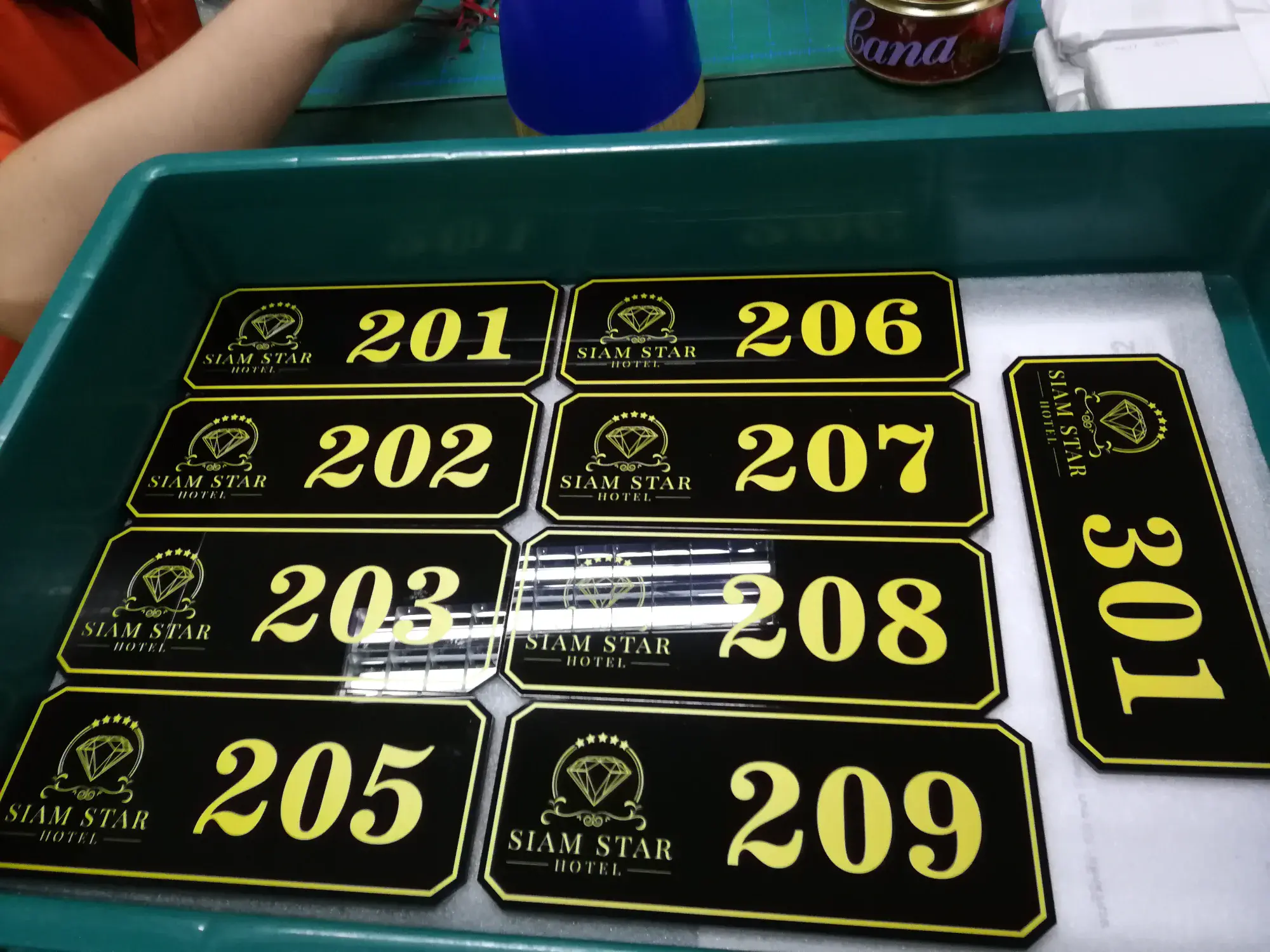 ป้ายโรงแรม (Hotel Sign)