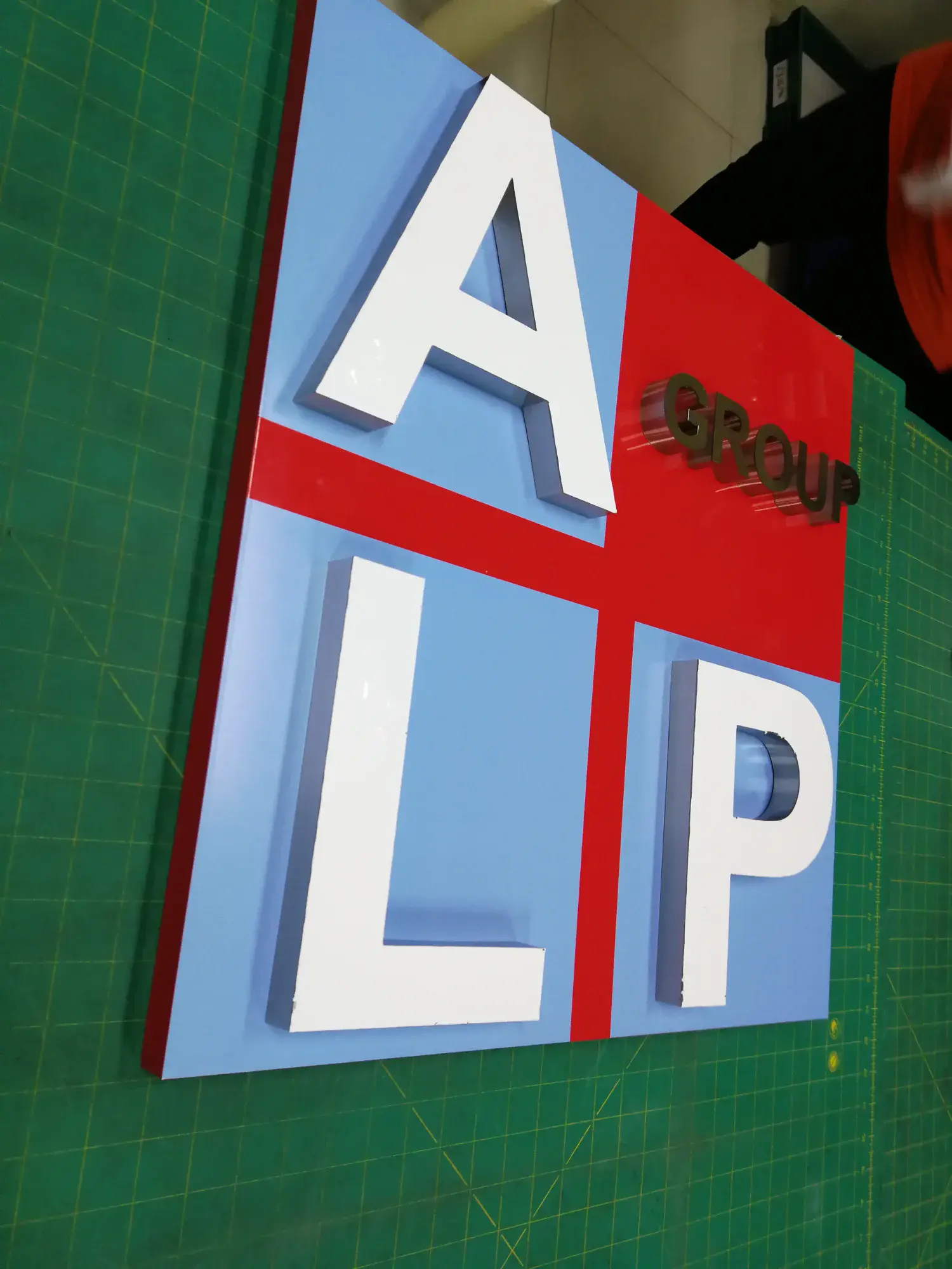 ป้ายโลโก้บริษัท (Company Logo Sign)