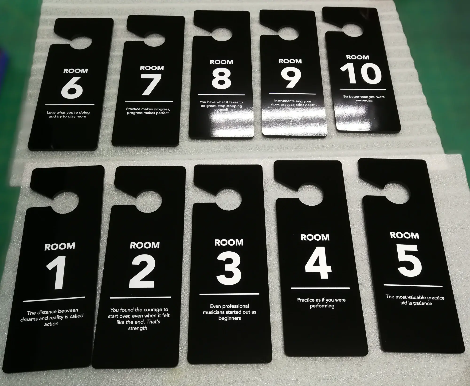 ป้ายโรงแรม (Hotel Sign)