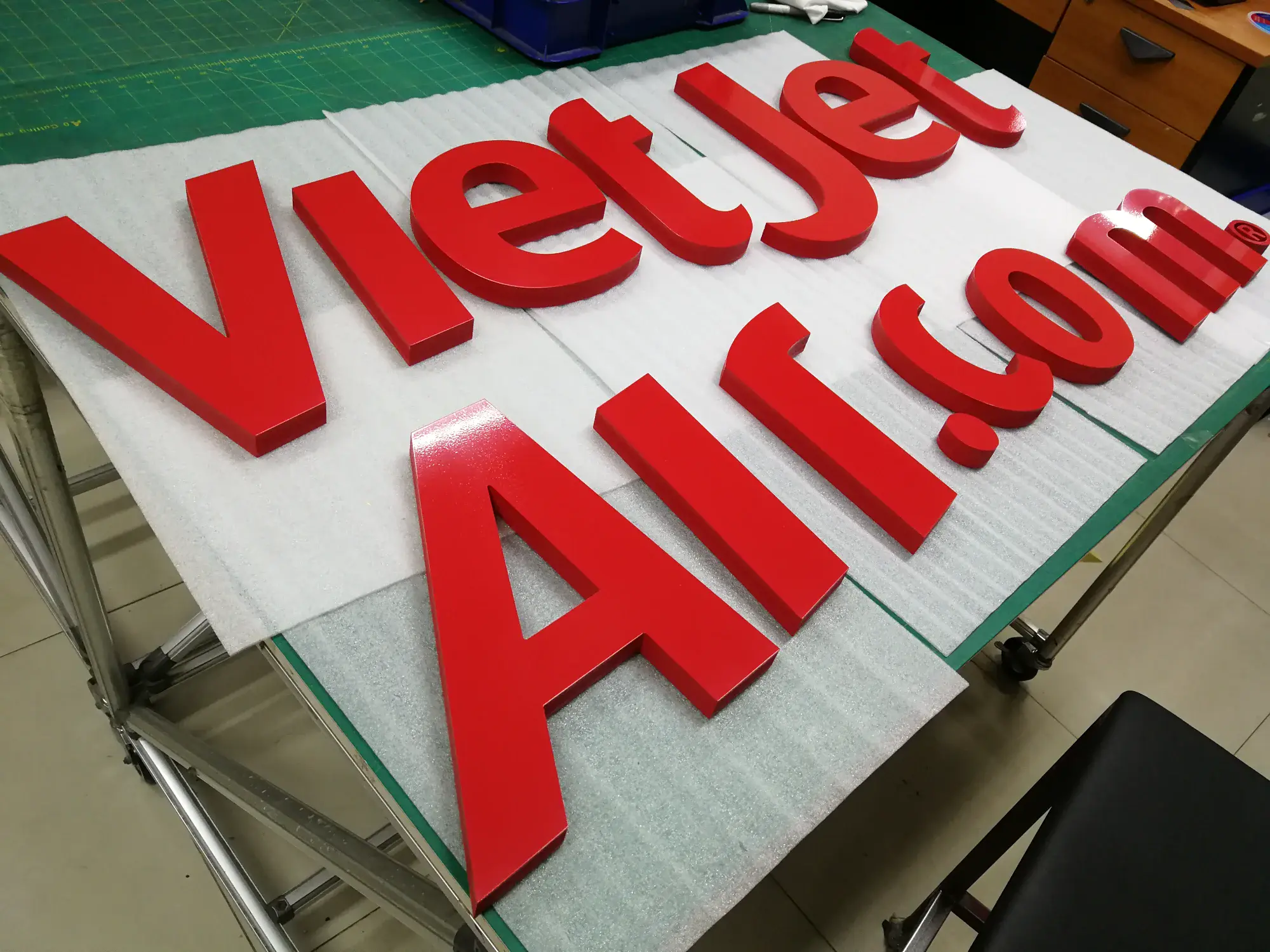 ป้ายโลโก้บริษัท (Company Logo Sign)