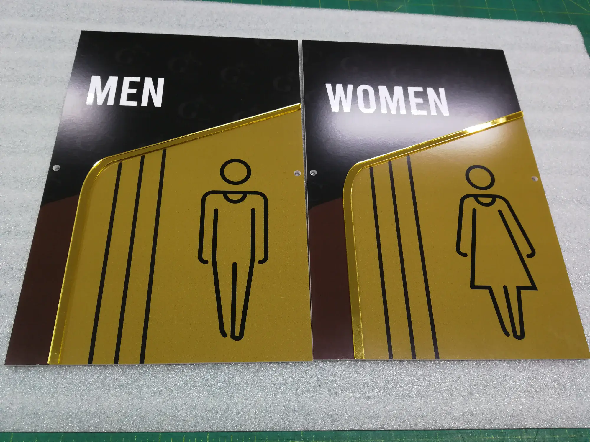 ป้ายคอนโดมิเนียม