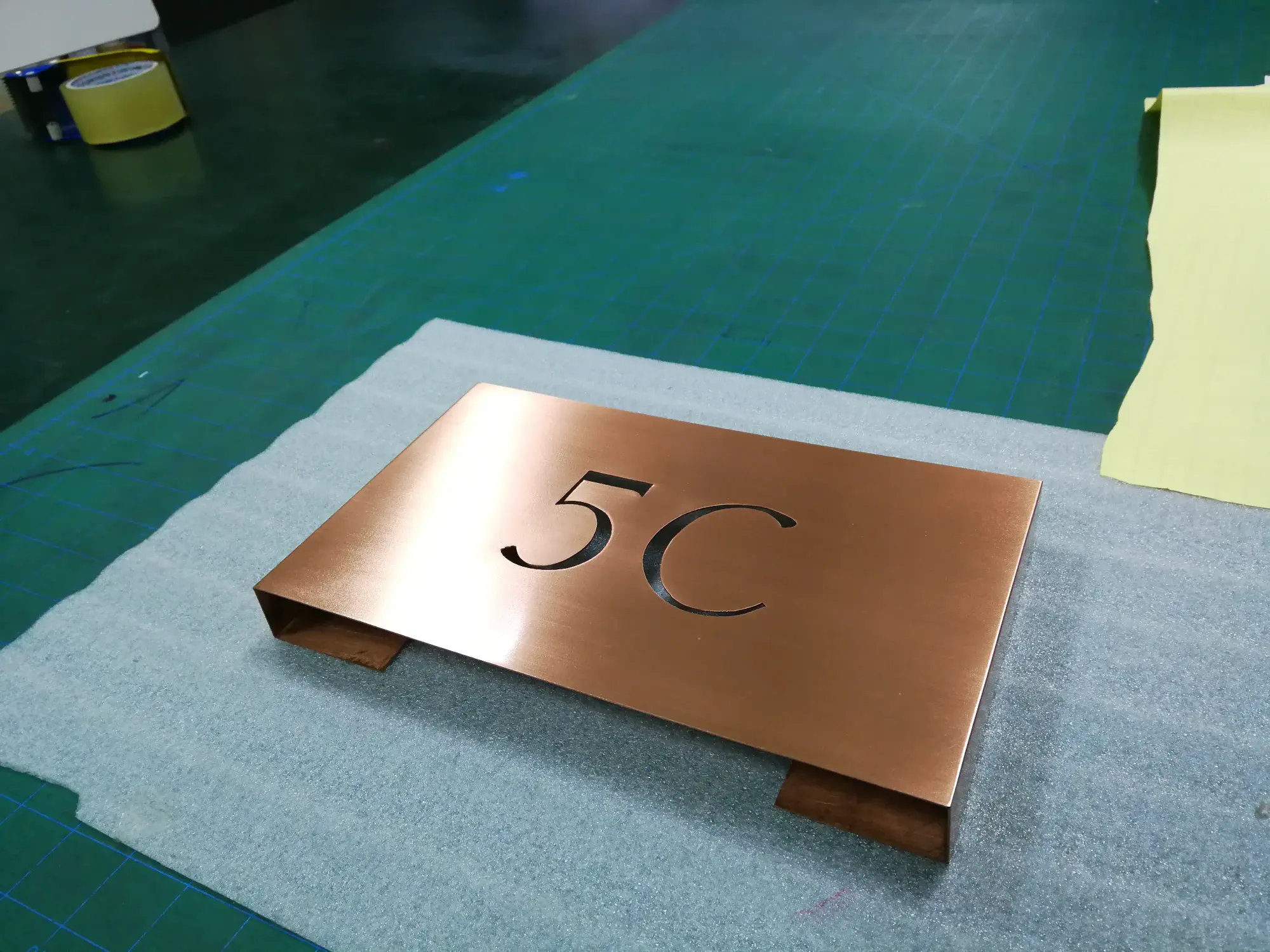 ป้ายฉลุ (Cut-Out Sign)