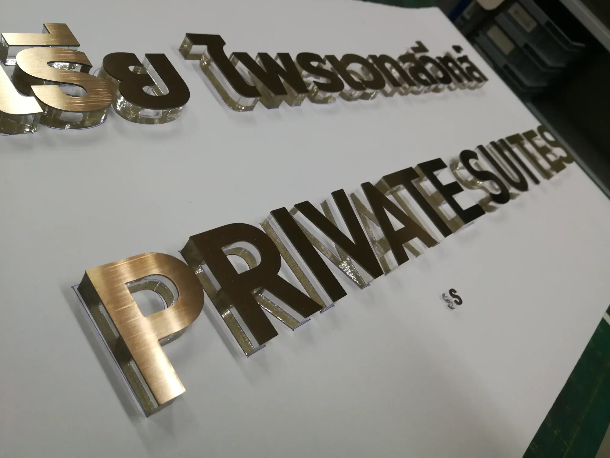 ป้ายโรงแรม (Hotel Sign)