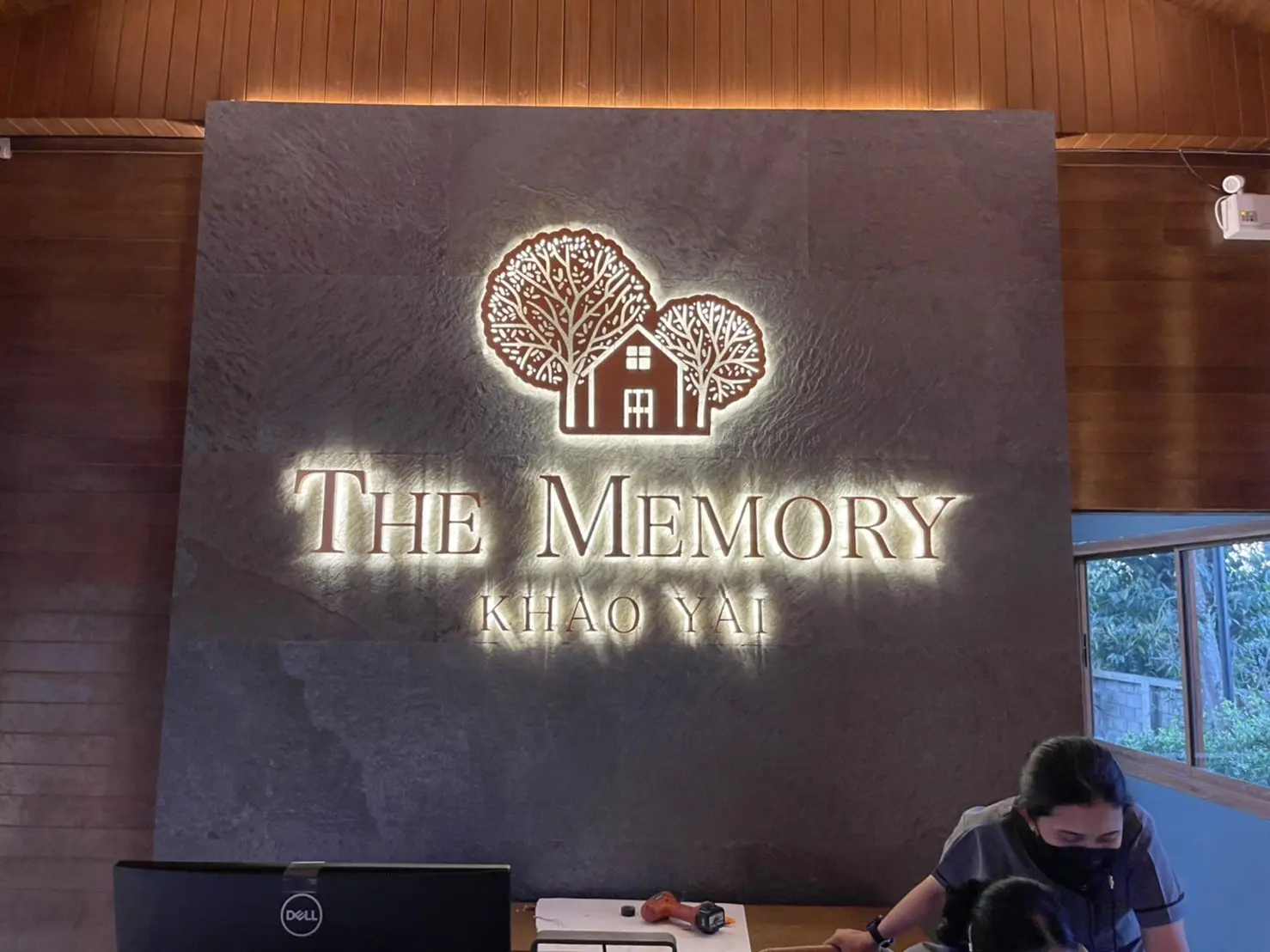 ป้ายโรงแรม (Hotel Sign)