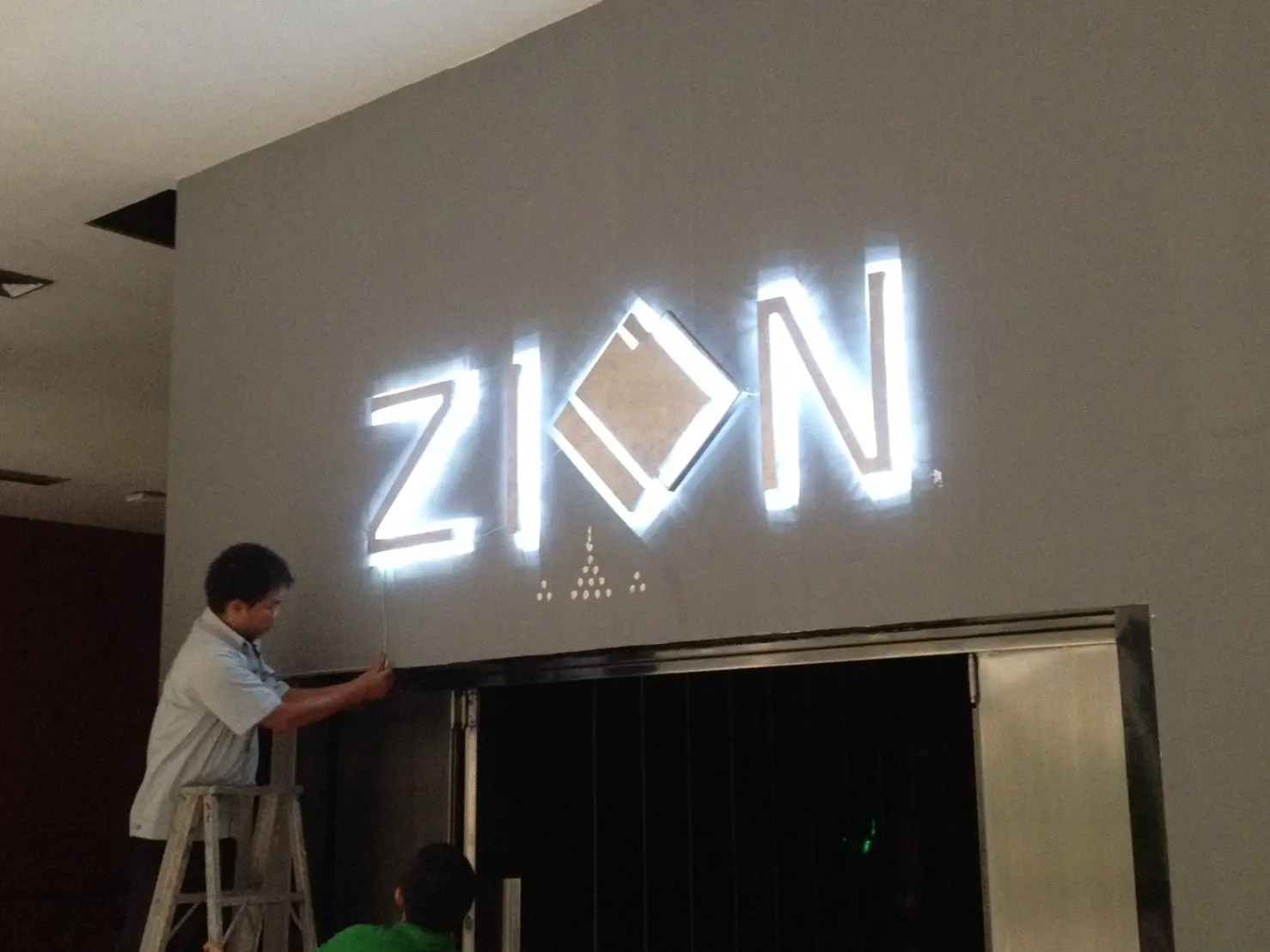 ป้ายร้านบาร์ & ผับ สถานบันเทิง