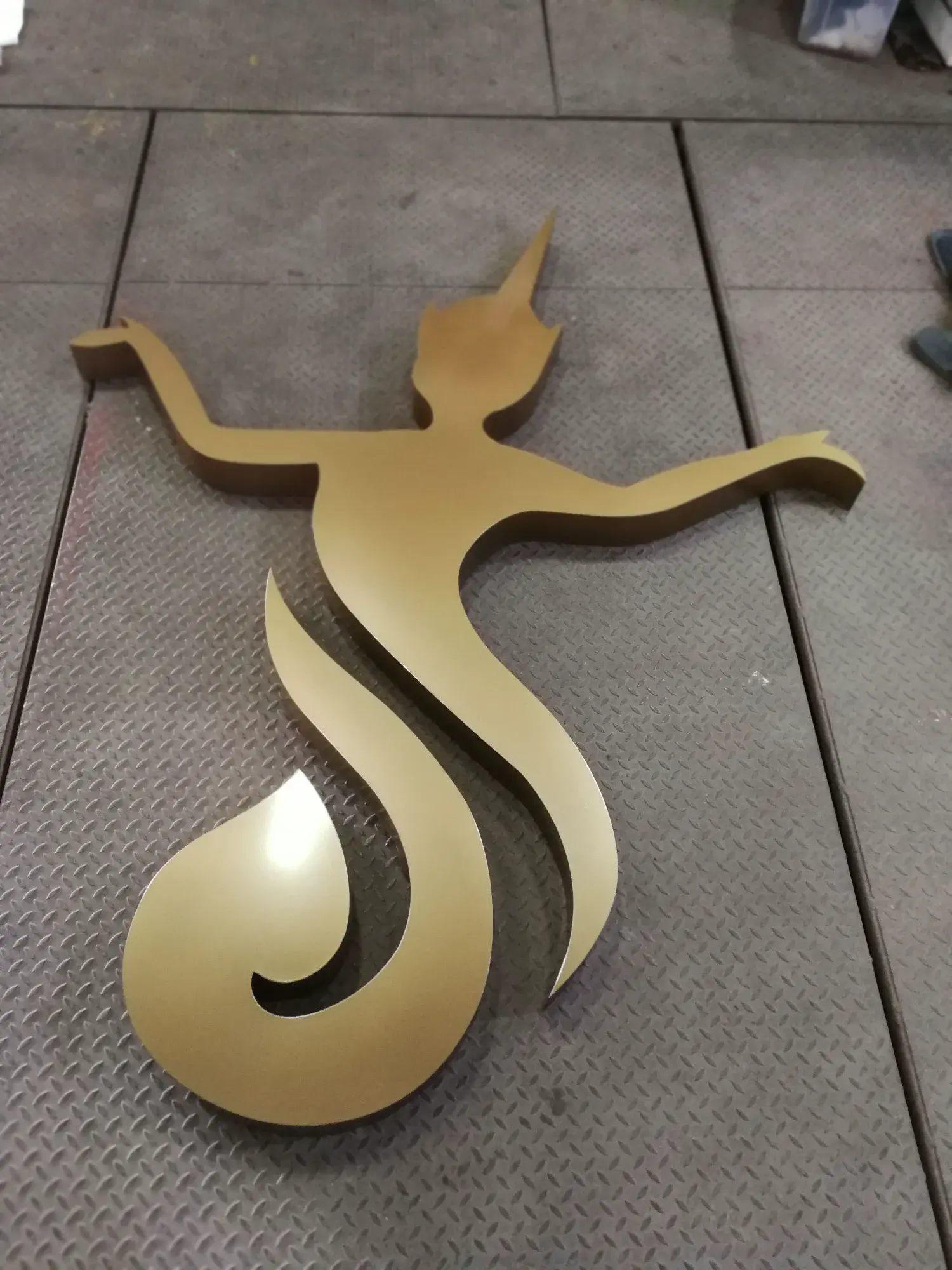 ป้ายโลโก้บริษัท (Company Logo Sign)