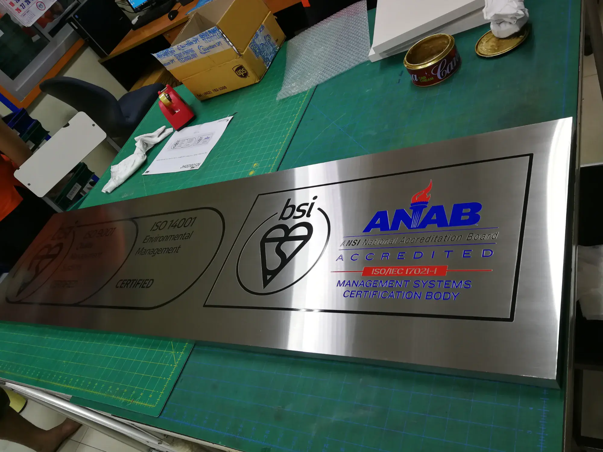 ป้ายข้อบังคับและป้ายตามกฎหมาย