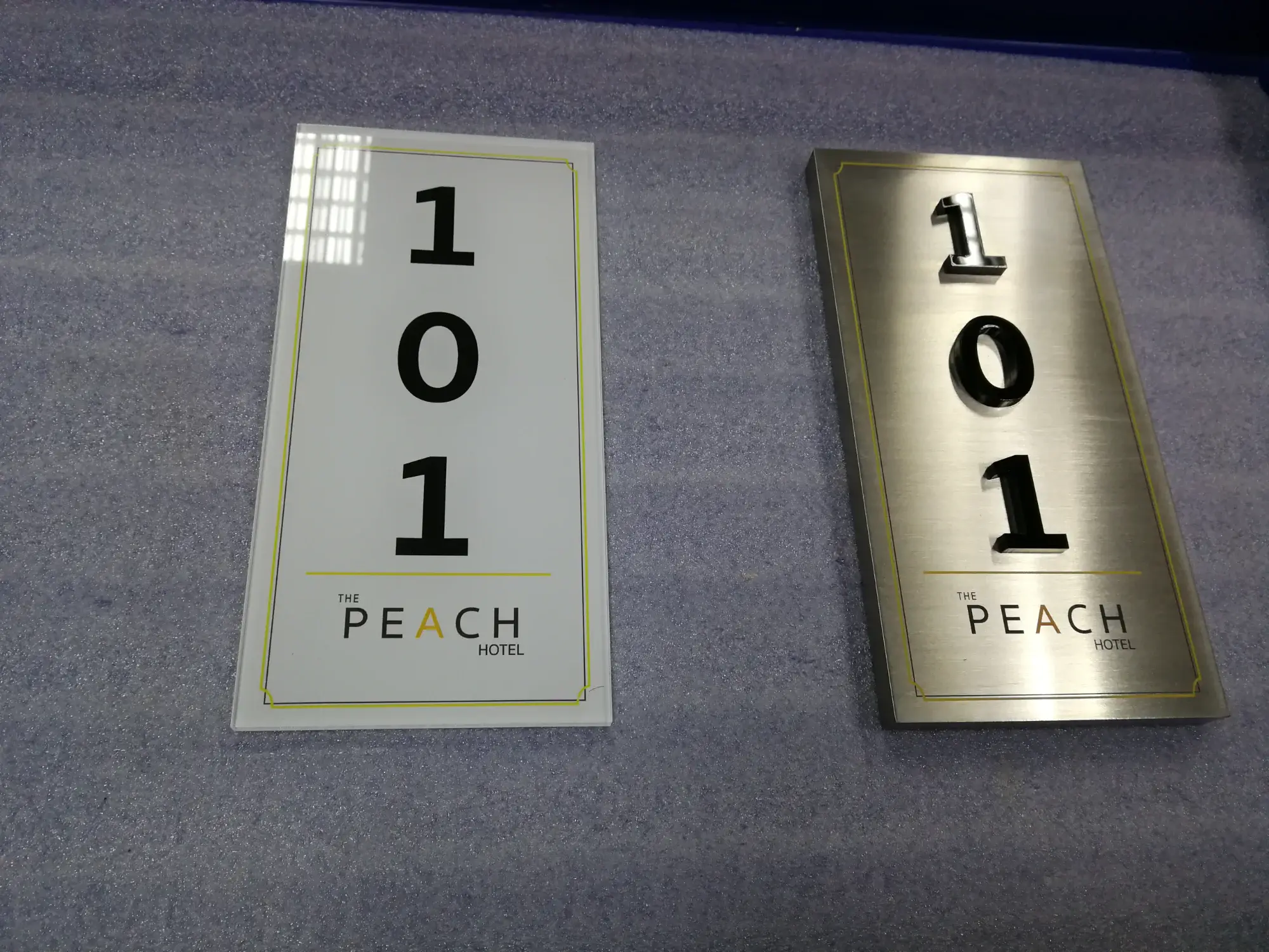 ป้ายโรงแรม (Hotel Sign)