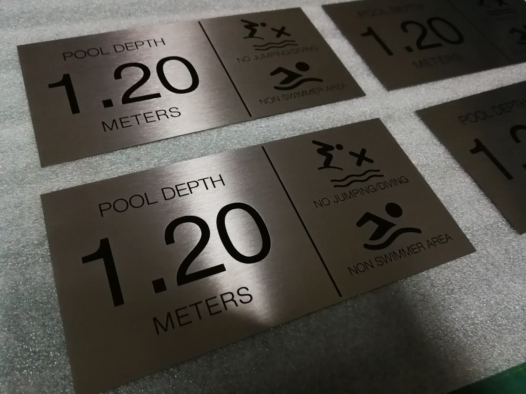 ป้ายโรงแรม (Hotel Sign)