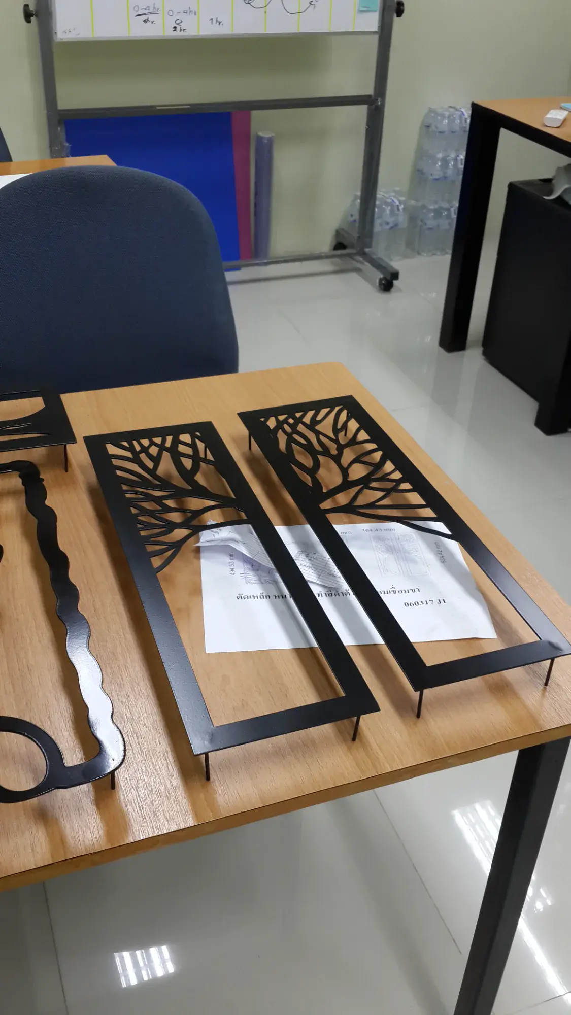 ป้ายฉลุ (Cut-Out Sign)