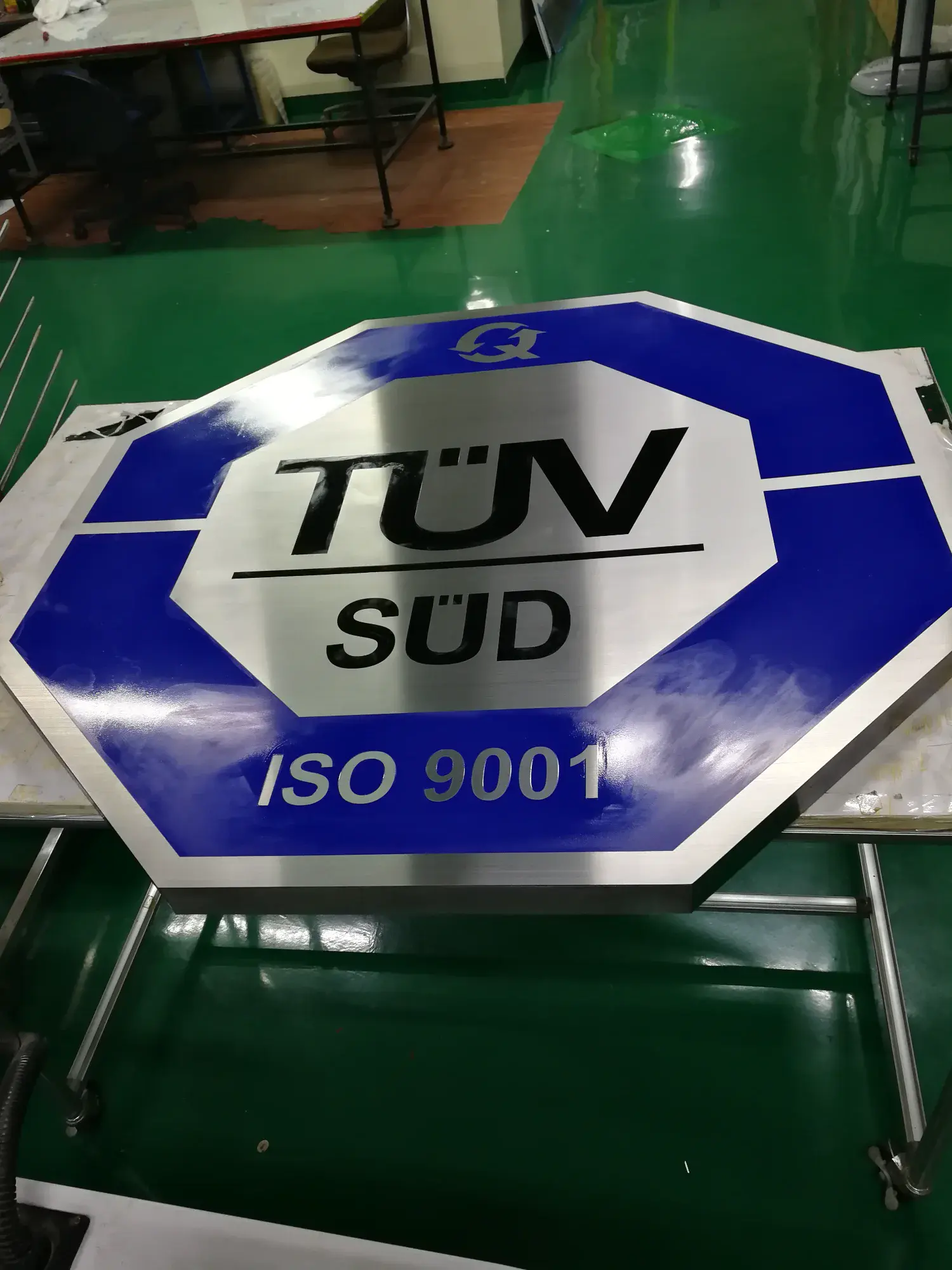 ป้ายโลโก้บริษัท (Company Logo Sign)